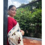 Toral Rasputra Instagram – Embrace life for what it is.
Embrace what you have.
Embrace the moment.
There won’t be another like it.

Happy Dussehra ✨
.
.
.
#beyou #bepositive #behappy #keepgoing #keepsmiling #stayfocused #staycalm #liveinthemoment #lifeisbeautiful