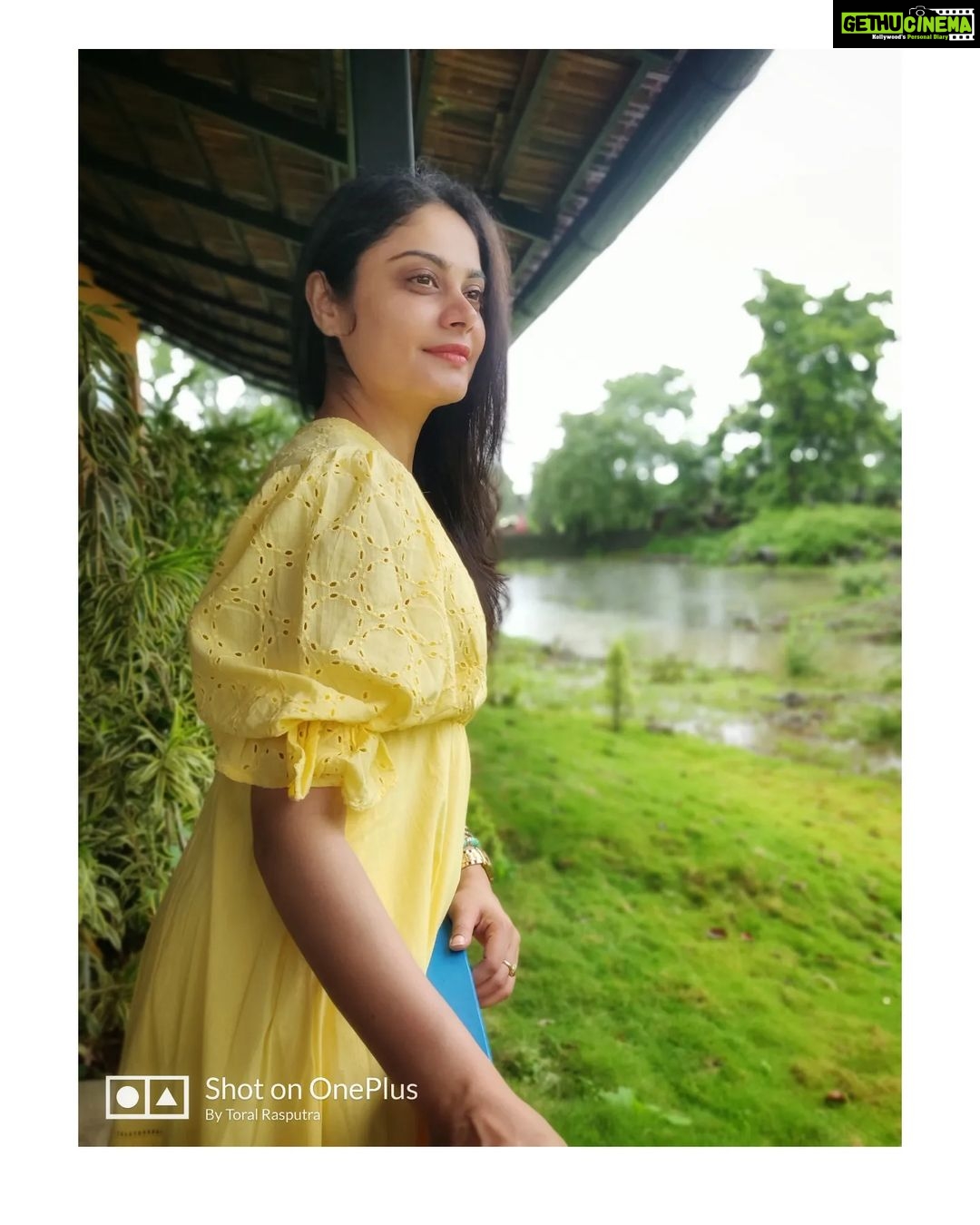 Toral Rasputra Instagram - Just breathe, and stay here in your peace 🌻 . . . #nature #peace #beyou #bepositive #behappy #keepgoing #keepsmiling #staycalm #stayfocused #liveinthemoment #lifeisbeautiful