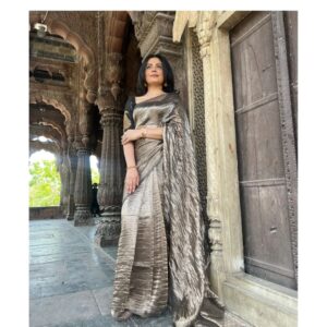 Toral Rasputra Instagram - You'll grow beautifully in your own way ❤️

Styled by:- @yashasvisingh19
Wearing:- @kosataga.in

📸 : @faisalkhan30 & @iankitraaj 

#beyou #bepositive #behappy #keepgoing #keepsmiling💞 #stayfocused #staycalm😇 #liveinthemoment #lifeisbeautiful