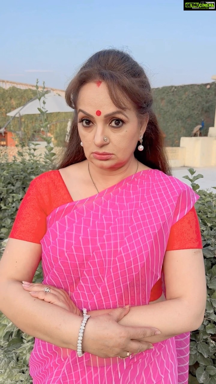 Upasana Singh Instagram - Good morning friends Arj kiya hai🤗🤪😝😜💃🏾🕺🏽🥰 @upasnasinghofficial #reelsinstagram #funny #comedy #̤c̤o̤m̤e̤d̤y̤r̤e̤e̤l̤s̤ #upasanasingh #comedyvideo #comedyreels #funnyreels #trendingreels #funnyvideos #comedyvideo #husbandwife #keepsupporting #keepgoing #keeploving #keepmotivating #kbye #instadaily #instagood #instagram #reelitfeel #lifestyleblogger #lifestylephotography #lifestylebloggers #lifestylemodel #trending #comedyreels #comedyvideos😂