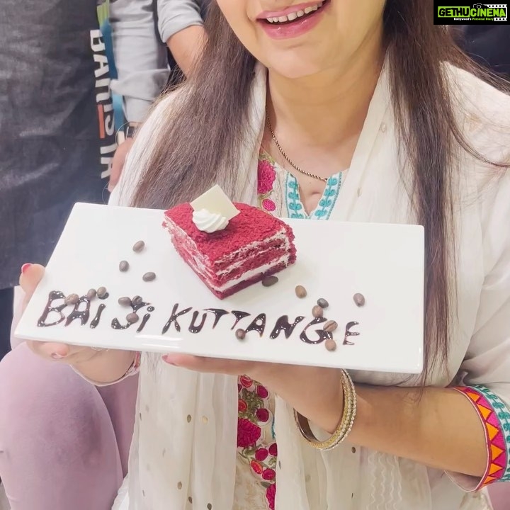 Upasana Singh Instagram - Thank you friends for loving Bai Ji Kuttange so much on zee 5🙏🌷💖🤗