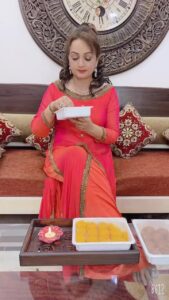 Upasana Singh Instagram - Happy Diwali friends 💃🏾🕺🏽🌷💖🪔