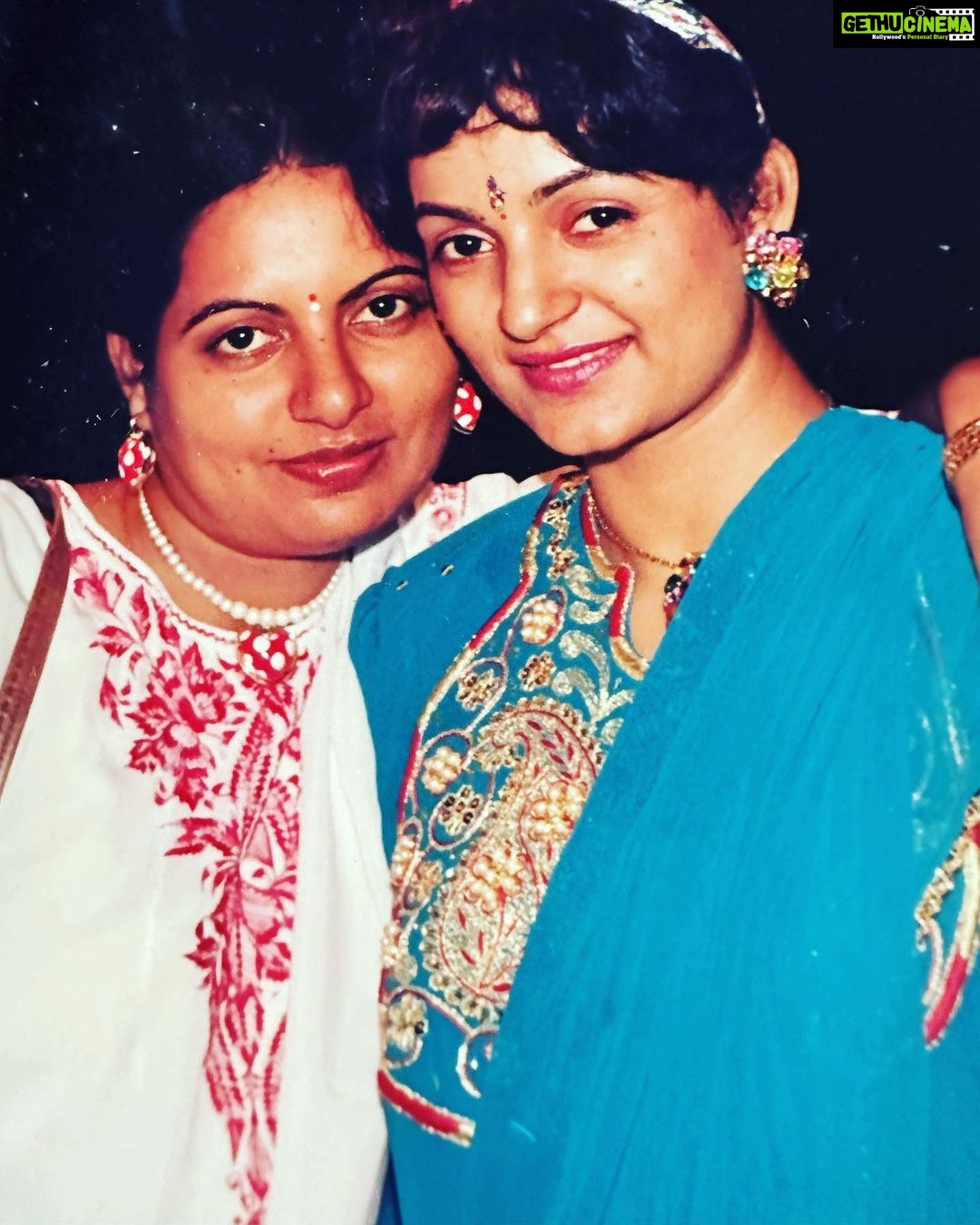 Upasana Singh Instagram - No words can explain the love and affection you have given me in my childhood and until now. I love you didi. Happy birthday to you 🥰💕🎂
