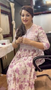 Upasana Singh Instagram - Be happy💃🏾💖🕺🏽good morning friends, @upasnasinghofficial

#reelsinstagram #funny #comedy #̤c̤o̤m̤e̤d̤y̤r̤e̤e̤l̤s̤ #upasanasingh #comedyvideo #comedyreels
#funnyreels #trendingreels #funnyvideos #comedyvideo #husbandwife  #keepsupporting #keepgoing #keeploving #keepmotivating #kbye #instadaily #instagood #instagram  #reelitfeel  #fashionphotography #lifestyleblogger #lifestylephotography #lifestylebloggers  #trending  #comedyreels #comedyvideos😂