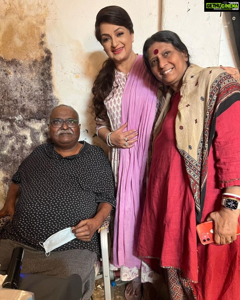 Upasana Singh Instagram - Shooting for an ad film with the brilliant and talented director @pradeepsarkar It was an honour to work with you ☺️ Made a wonderful friend along the way @sohini_paula ❤️