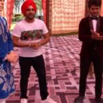 Upasana Singh Instagram - BEHIND THE SCENES ON THE SETS OF LAAVAN!! WATCH BAI JI KUTTANGE IN THE CINEMAS TODAY!🥳 #BAIJIKUTTANGE 💪💪💪 @iammehtabvirk @syncworldwide1 @dev_kharoud @harnaazsandhu_03 @nanaksingh1030 @smeepkang @ghuggigurpreet @upasnasinghofficial @hadelindeponteves @sabbysuri_official @simratkaur_16 @darasingkhurana @santoshentertainmentstudio_ @ekpearlkajeenaa @whitehillstudios @Bull18network