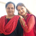 Upasana Singh Instagram - Good morning friends. Our roots say we’re sisters our hearts says we’re friends . 💖🌷