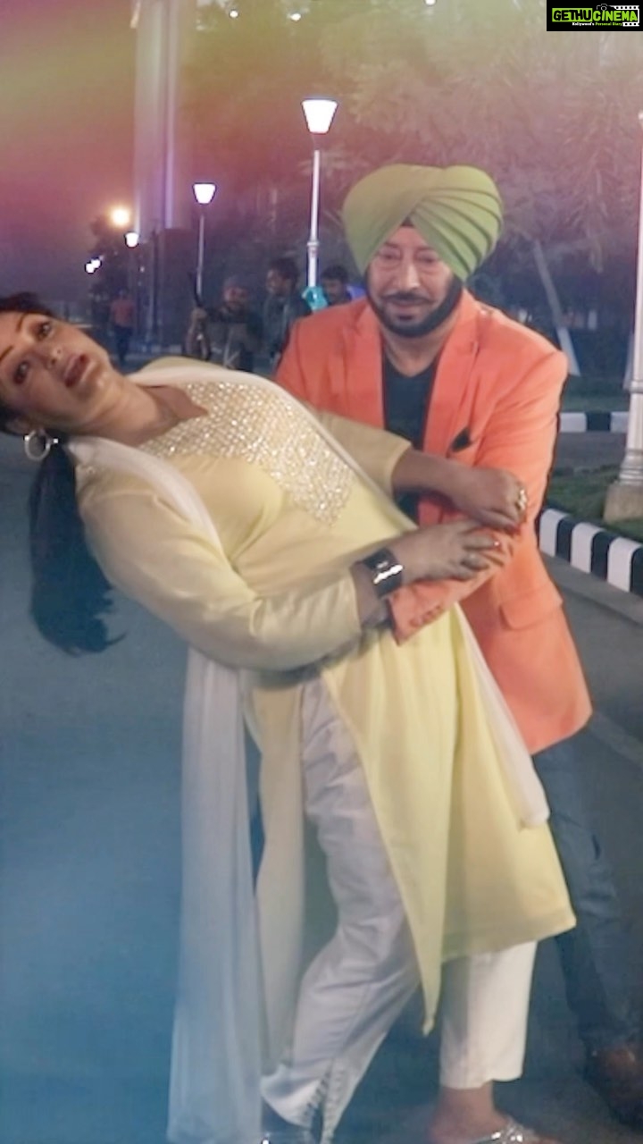 Upasana Singh Instagram - Punjab di super hit No. 1 Jodi- @jaswinderbhalla and @upasnasinghofficial 🤣🤣🤣 Bhalla ji tussi great ho! #yaarandiyanpounbaaran