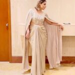 Urvashi Dholakia Instagram - Someone called me a Pari 😉✨ : : #urvashidholakia #reels #reelsinstagram #music #song #walk #reelitfeelit #reelkarofeelkaro #golden #vibes #love #gratitude #💋