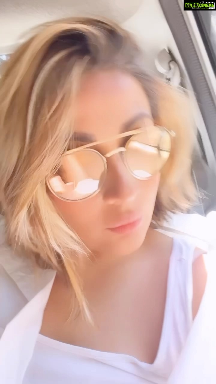 Urvashi Dholakia Instagram - Itโs too sunny & itโs not funny ๐๐ฅต : : #urvashidholakia #candid #nomakeup #look #just #driving #around #white #summer #colour #lifeisgood #muah #live #love #keepsmiling #๐