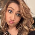 Urvashi Dholakia Instagram - ( almost ) Year Ending Expression ! 29/12/2022 😋✨ : : #urvashidholakia #candid #selfie #expression #mood #vibe #thursday #love #hugs #kiss #💋