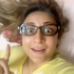 Urvashi Dholakia Instagram - MUMMY KA LOGIC KAMAAL HAI 🤣🤣 @kaushal.dholakia : : #thursday #vibe #urvashidholakia #candid #nofilter #family #comedy #lol #mummy #rocks #reels #reelsinstagram #reelkarofeelkaro #reelitfeelit #trendingreels #haha