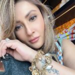 Urvashi Dholakia Instagram - Vibe ✨ : : #urvashidholakia #candid #nofilter #mood #live #life #love #behappy #gratitude #❤️ : Bracelet : #punittatrikha