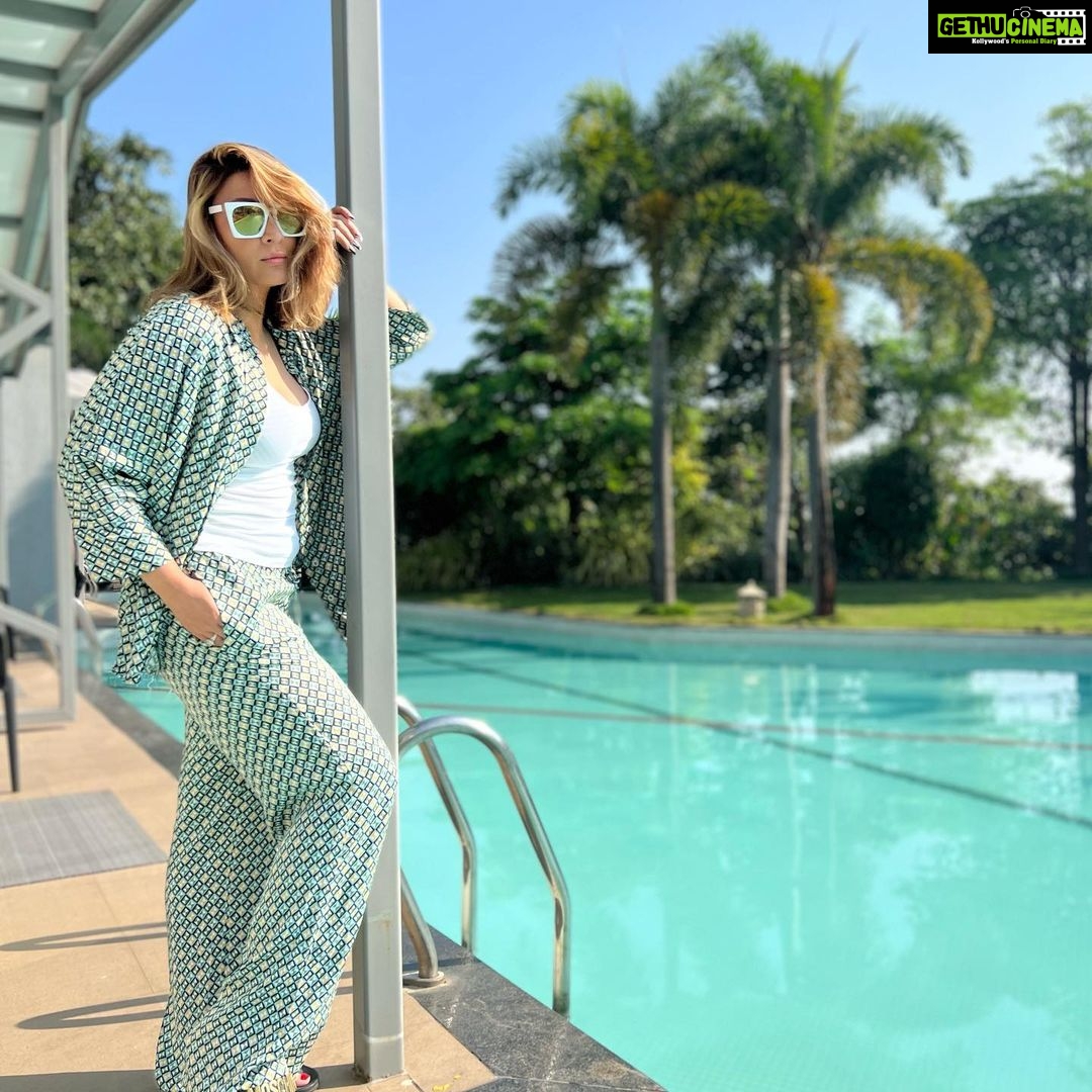 Urvashi Dholakia Instagram - Serendipity ✨ : : #urvashidholakia #candid #vacay #mode #earth #water #nature #sun #shades #chill #vibes