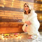 Urvashi Dholakia Instagram - Everyone needs a little Sparkle ✨🪔✨ #diwali #2022 : : #urvashidholakia #keepsmiling #nomatterwhat #love #❤️