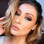 Urvashi Dholakia Instagram - It’s all in the eyes 😍💋 if u know what I mean 😉 : : #urvashidholakia #up #close #and #personal #eyemakeup #selfie #look #messy #hair #glamour #loveyourself #beyourself #live #love #pose #❤️