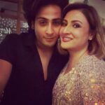 Urvashi Dholakia Instagram - HAPPY 2023 🎉✨❤️💋 from all of us to all of you ❤️🥂 @kshitijdholakia @sagardholakia @darshilamin @priyankatyagi03 @amrinqureshi99 @chopra_atul : : #happynewyear #2023 #love #happiness #peace #prosperity #gratitude 💋 Juliette Ristorante
