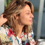 Urvashi Dholakia Instagram - Im a Person who has no filter in voicing out my thoughts & opinions on relevant things in life… This pic is also strictly a No Filter version of me !! #sunday #vibes : : #urvashidholakia #nofilter #candid #peace #love #happiness #have #a #good #day #💋