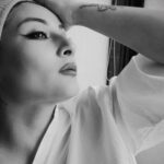 Urvashi Dholakia Instagram - I’ve been told that black & white pictures do not work on @instagram !!!!! Yeah, let’s see if you like this one 😘😘 c’mon guys show me ur love in the comments 😘💕 : : #urvashidholakia #pose #candid #selfie #blackandwhite #blackandwhitephotography #lovingit ❤️