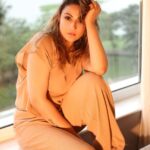 Urvashi Dholakia Instagram - You call it Madness.. I call it Love ❤️ : : 📸 : @fashionbyrahulsharma Outfit : @zara : : #urvashidholakia #candid #pose #photoshoot #photography #gold #filter #beige #outfit #perfect #match #nature #lovingit