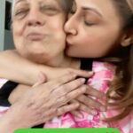 Urvashi Dholakia Instagram – MA Se Badhkar koi nahi ❤️🙏🏻❤️
For YOU are the reason of my existence ❤️ @kaushal.dholakia #❤️ 
:
:
#best #motherdaughter #urvashidholakia #reels #reelsinstagram #reelitfeelit #trending