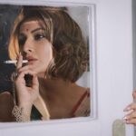 Urvashi Dholakia Instagram - SHAUQ 💕 : Presenting the @glariconic 2023 calendar Photography @amitkhannaphotography Styling @stylingbyvictor @sohail__mughal___ Hair @imsumansingh Saree by @priyankaraajiv Jwellery @rubans.in Reel by @openwindow._ Logistics tshodenyb Venue partner @pocolocotapasandbar Collabs Partner @maximus_collabs_ Gifting partners @peterjperfumes @ambraee_ @saranyajewellery_ @rubans.in