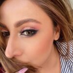 Urvashi Dholakia Instagram - Happy Dreaming 😴 good night everyone 💋🤗❤️ : : #urvashidholakia #sunday #night #goodnight #love #happiness #alwaysandforever #muah