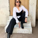 Urvashi Dholakia Instagram - Unfiltered. 🤟🏻✨ : : #urvashidholakia #candid #pose #chill #vibes #blackandwhite #ootd #💋