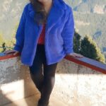 Vahbbiz Dorabjee Instagram - #sundaymood☀️ #winter #wintercollection Take me Back...Major Missing❤️ Purple Jacket:- @hm Pink Sweater:- @marksandspencerindia Boots:- @marksandspencerindia Mussoorie-Queen of Hills