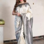 Vahbbiz Dorabjee Instagram - #weddingseason2022 #SareeLove❤️