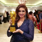 Vahbbiz Dorabjee Instagram - Dil yeh Ziddi Hai..I can really resonate with this song.. This award is really special to my heart.Its for Best Fashion Blogger of the Year, Especially after facing multiple challenges and being told time and again that we don't have your sizes.It can shake anyone's confidence.But I'm always opposite.It creates a Burning desire inside me to prove even more that Sexy isn't a shape..it's just an attitude.Believe in yourself and everything is possible.A shoutout to all the Women out there who are facing challenges from the Society for their Weight and Size. Be Comfortable in your Skin.You are allowed to Love your Body no matter what it Looks like or How it Changes.Be Beautiful..Be You❤️ I dedicate this award to My Mom and my Family for being my pillar of strength always.And a big Thank you to @universal_india_awards & @makeupbyzaynshaikh for ending 2022 on a fabulous note😁🤗❤️🥳 Sahara Star