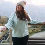 Vahbbiz Dorabjee Instagram - To Travel is to Live❤️ This was one the coldest day's in #mussoorie 😍 Enjoyed sipping some hot coffee @jwmussoorie ☕️ JW Marriott Mussoorie Walnut Grove Resort & Spa