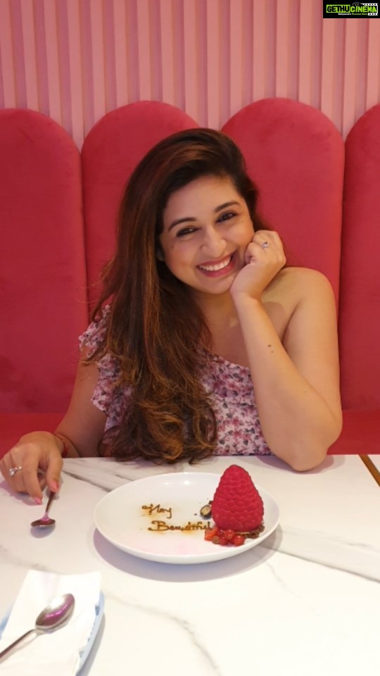 Vahbbiz Dorabjee Instagram - You Glow Differently when your Happy❤️ My Happiness depends on Me😊 #goodvibesonly Pink Wasabi