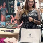 Vahbbiz Dorabjee Instagram - I was so excited to drop by Victorias Secrets store today. I stumbled across the lingerie section and just knew I had to buy myself some! Every woman deserves a bra that makes her feel comfortable and confident…but most importantly, one that fits well. So when I decided to drop by Victoria's Secret store, I just knew I need their acclaimed bra fit.Specially trained Bra Fit Experts were on hand to help me find my best fit through a personalized one-on-one experience. Watch my stories for more updates... #VSShareTheJoy #VSInIndia #VSLovesIndia @victoriassecretindia @vspinkindia Palladium Mall Lower Parel
