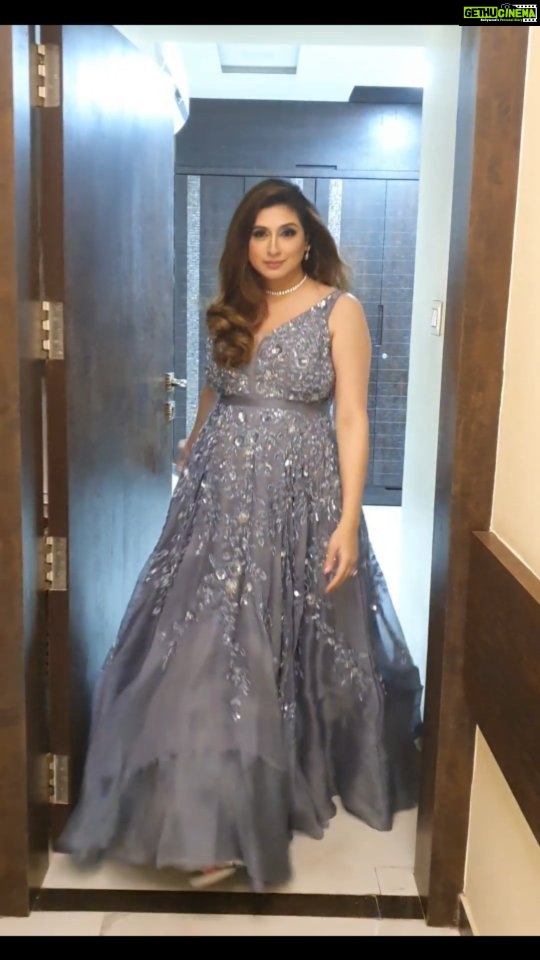 Vahbbiz Dorabjee Instagram - Are you ready for it? #aboutlastnight #eventready💖 #ootd Makeup:- @ansarireshma_makeup Outfit by- @palakkhajanchi Jewellery by - @myanayra Styled by - @style_by_hetaljogi Assisted by - @aditiiiiiiiiii_