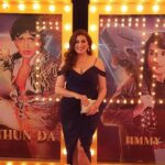 Vahbbiz Dorabjee Instagram - Witness the magic of the movie Disco Dancer come alive on stage.Relive the 80's..Thank you @saregama_official @chintangpavlankar for having me there.Im so fond of musicals and im glad it has come to India now.Hats off to the cast and crew for their hardwork.Live Singing,Dancing and Acting.Its commendable.And a special mention to my friend @arjunrtanwar ..You are magical on stage.You are born to be an actor👏👏👏 Nsci Dome Worli