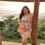 Vahbbiz Dorabjee Instagram - Witnessed the most dazzling sunset from the Sunset view point @foresthillstala Use code - VAHBIZ10 to get good discount while booking at Forest Hills Tala Resort. You can reach out to Virali for bookings - +91 93249 48328 Outfit:-@thedrystateclothing @zaamo.official Forest Hills at Tala