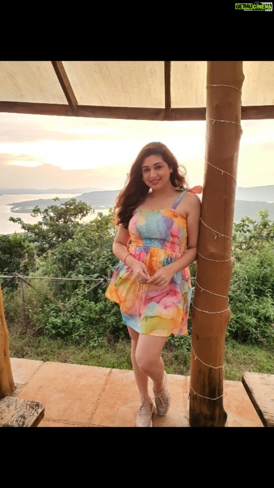 Vahbbiz Dorabjee Instagram - Witnessed the most dazzling sunset from the Sunset view point @foresthillstala Use code - VAHBIZ10 to get good discount while booking at Forest Hills Tala Resort. You can reach out to Virali for bookings - +91 93249 48328 Outfit:-@thedrystateclothing @zaamo.official Forest Hills at Tala