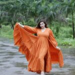 Vahbbiz Dorabjee Instagram - Earth Below Me..Fire Within Me.. 📸:- @fbyankit @ankityadav_photography Makeup:- @mahzbin Outfit:- @ananyaarora2013 @theboltpr @ordinaree_