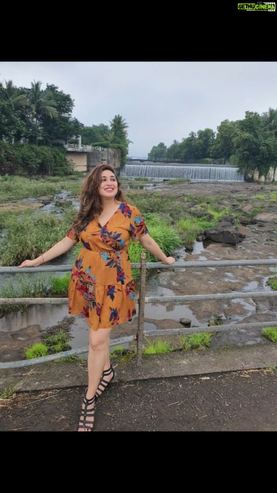 Vahbbiz Dorabjee Instagram - Sunday Done Right ✅️ @toothmountainfarms #karjat @uss_paar @amitdranka Tooth Mountain Farms