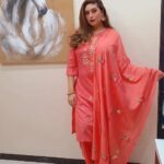Vahbbiz Dorabjee Instagram - Love this elegant outfit by @_modesthreads_ @lubzysayyed Thank you for adding this beautiful outfit to my Ethnic wardrobe😍