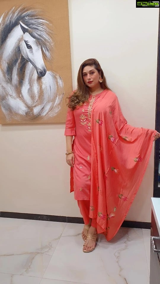 Vahbbiz Dorabjee Instagram - Love this elegant outfit by @_modesthreads_ @lubzysayyed Thank you for adding this beautiful outfit to my Ethnic wardrobe😍