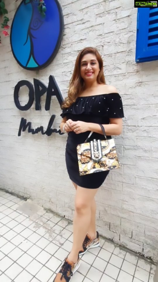 Vahbbiz Dorabjee Instagram - Love flaunting my new purse and new shoes from @aldo_shoes new collection😍 #aldocrew #wintercollection2022 #vahbz #vahbizdorabjee