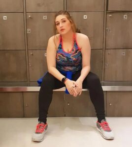 Vahbbiz Dorabjee Instagram - Get in a commited relationship with #selfgrowth 
Thanx to @goldsgymindia @goldsgym
@rainmakerconsults