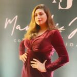 Vahbbiz Dorabjee Instagram - Being Sad Is a waste of time..Go out and enjoy the weeeekend😃 Video:- My darling @saraarfeenkhan Toyroom Mumbai
