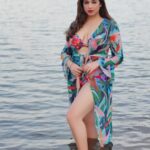 Vahbbiz Dorabjee Instagram - Water baby😉 Love being in the water and wearing different swimsuits.. Which pic is your favorite? #summer #summertime
