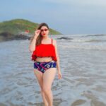 Vahbbiz Dorabjee Instagram - Throw your troubles into the ocean..let the waves take them away... #ｓｕｎｄａｙｖｉｂｅｓ Swimwear:- @angelcroshet_swimwear Vagator Goa