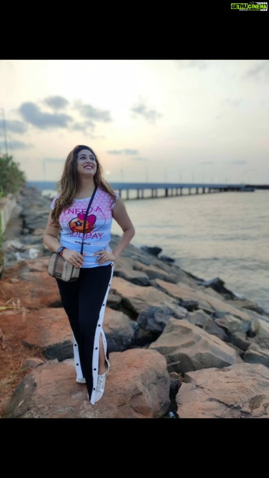 Vahbbiz Dorabjee Instagram - You don't always need a plan..Just go.. Woke up one day and decided to go on a bike ride to #alibaug to see the sunsetđ #livelifetothefullest #unexpectedplansarethebestâ¤ď¸ Boardwalk by Flamboyante