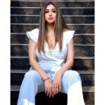 Vahbbiz Dorabjee Instagram - Monday Thoughts:- What doesn't kill you makes you stronger.. Photography:- @shoot_by_gautam_faldu Hair & Makeup:- @makeupbyvaish 1522 Mumbai
