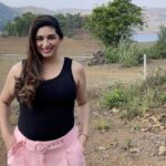 Vahbbiz Dorabjee Instagram - Thank you @thelaketherapy Mohinish and team for the warm hospitality. The view is mesmerising😍 And we absolutely loved the food.It was like a home away from home❤️ Had a Blissful Family time❤️ The Lake Therapy